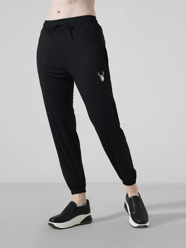 Leera Stretchable Joggers in black